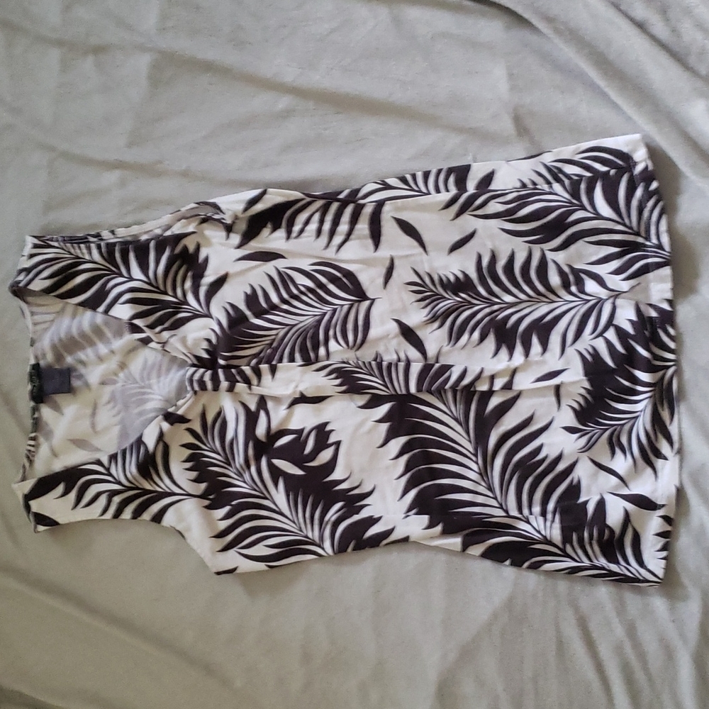 Ann Taylor small sleeveless knit shirt